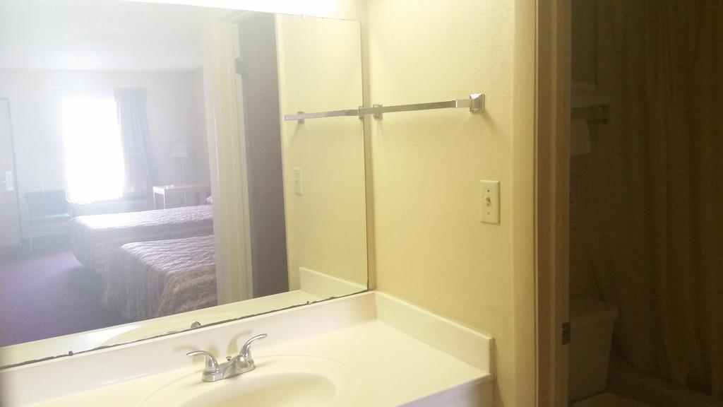 Royal Inn Alachua Habitación foto